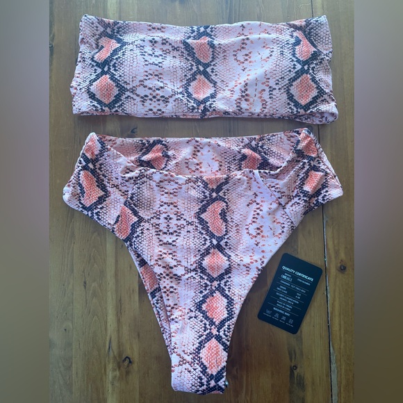 NWT - OMKAGI Coral Snake Print Bikini Set - High cut + High waist - Size M - Picture 1 of 3